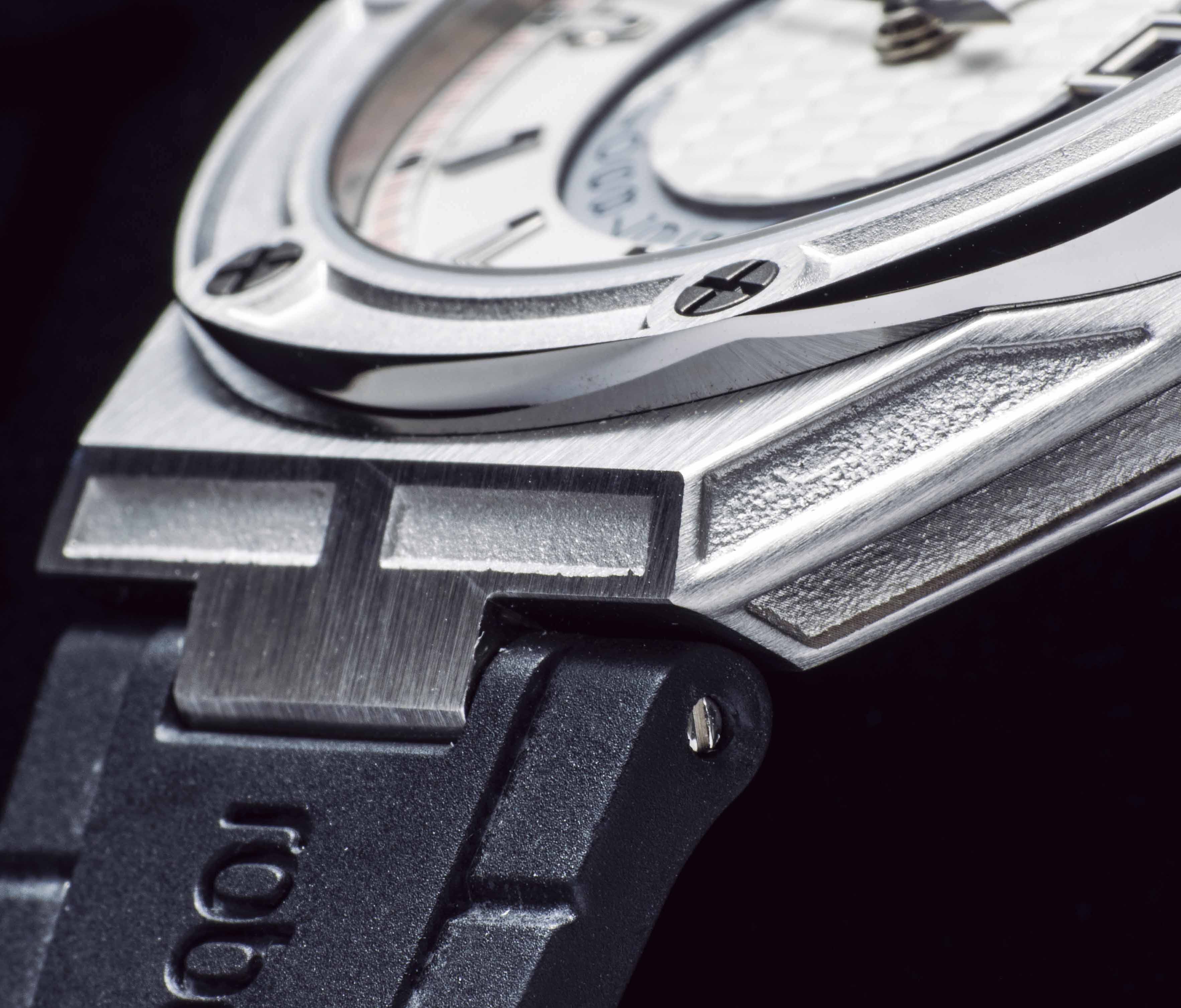 アクセ感覚で魅せる2シリーズ roberto cavalli BY FRANCK MULLER
