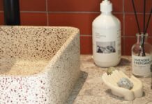 星屑を受け止めた小さな両手から、世界でひとつだけの癒しの香り ストーンディフューザー「“Stardust”星屑」