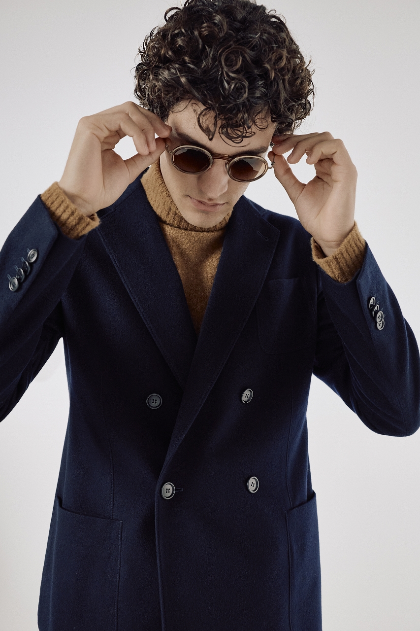 ジョルジオ アルマーニから“神の繊維”ビキューナのコレクションが登場