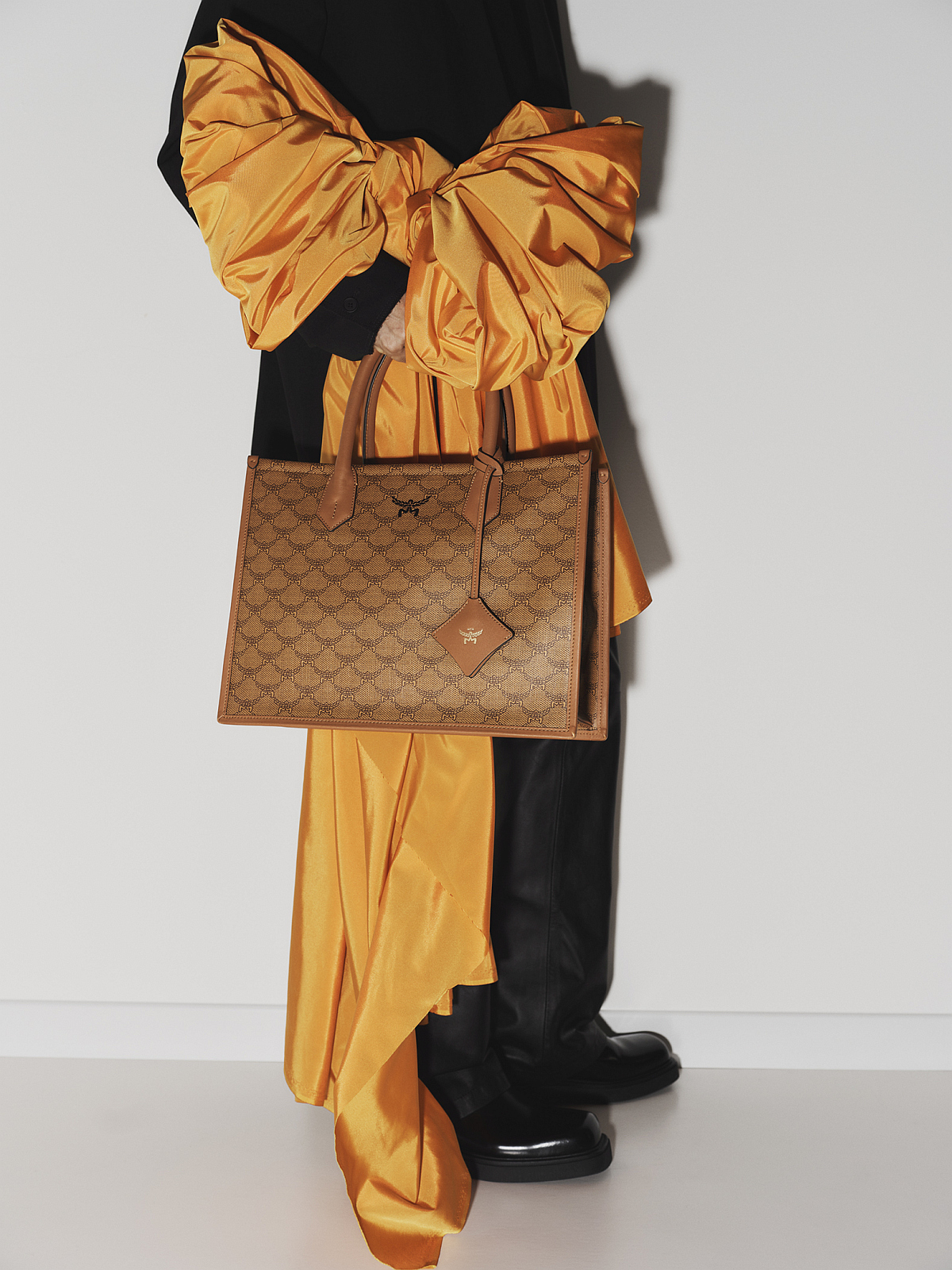 ホリデーシーズンを祝したMCM〈エムシーエム〉のフェスティブ 