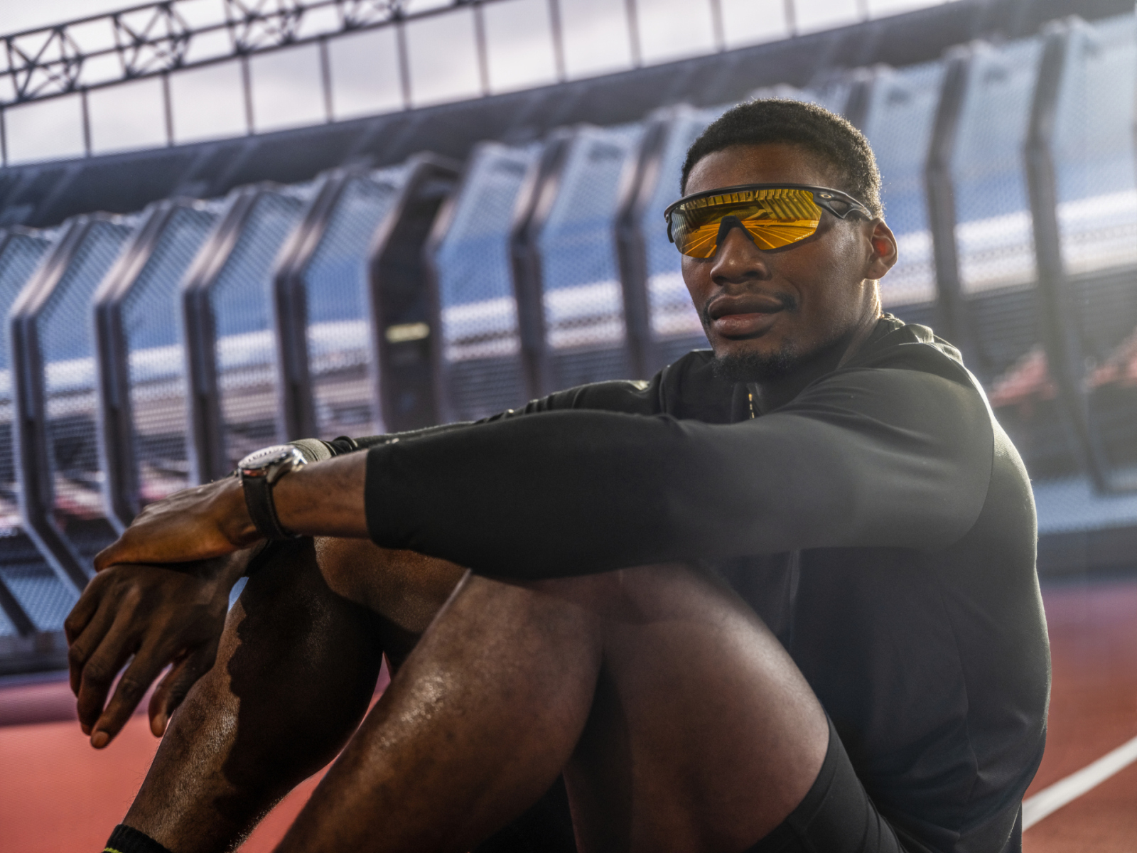 オークリー」の新作アイウェアは軽量でフィット感抜群のマルチスポーツ