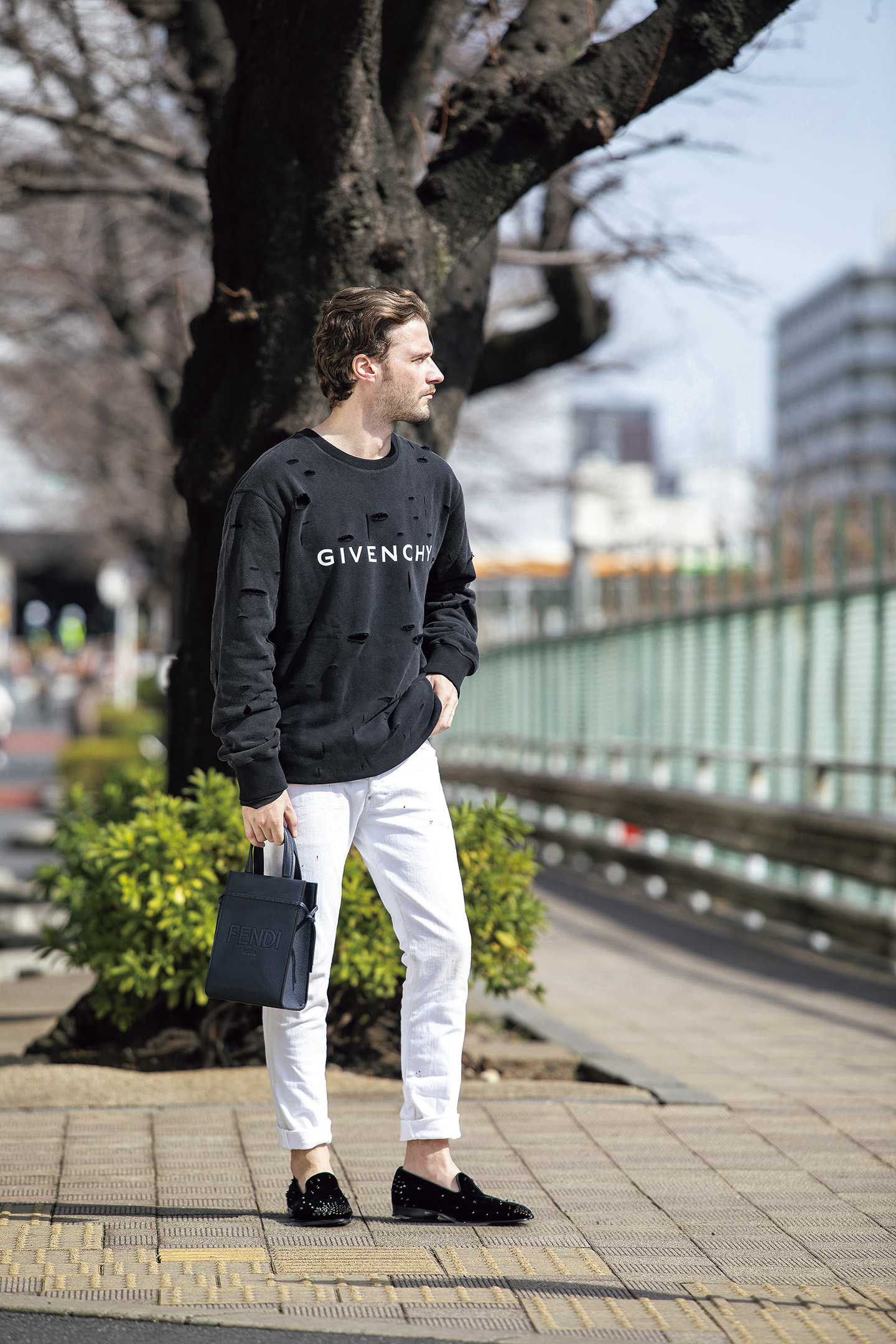 洗練された無骨を纏う大人の日常着 - HEROES ONLINE