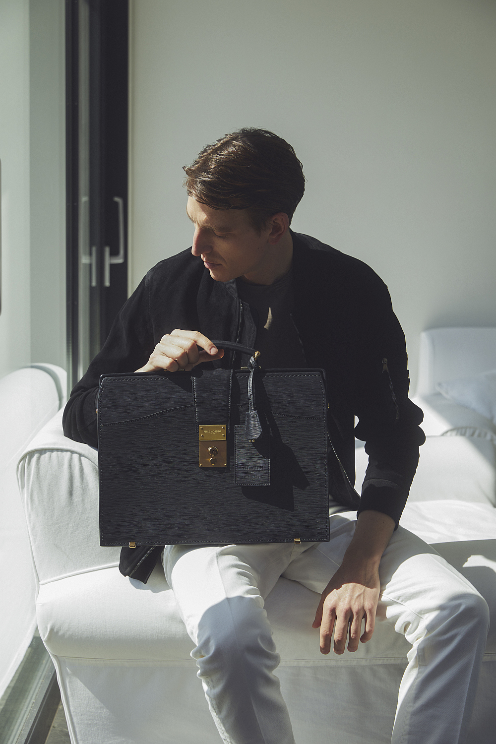 FIVE WOODS × PELLE MORBIDA」のダレスバッグはダンディズムの極み 