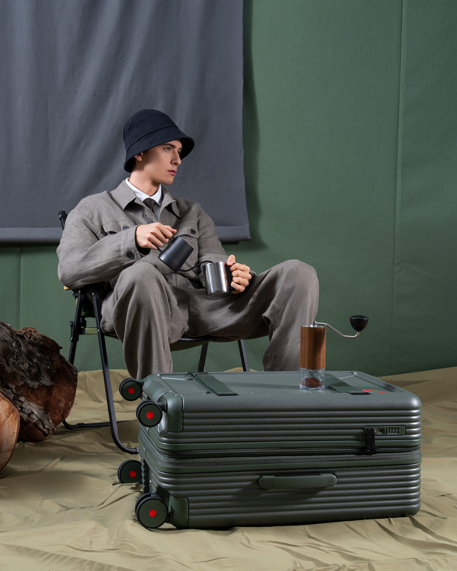 冒険心をくすぐるアウトドア好きのためのスーツケース「サムソナイト