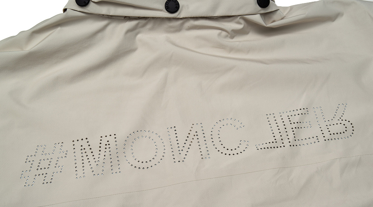 大人のシャカシャカアウターは「MONCLER GRENOBLE」で決まり