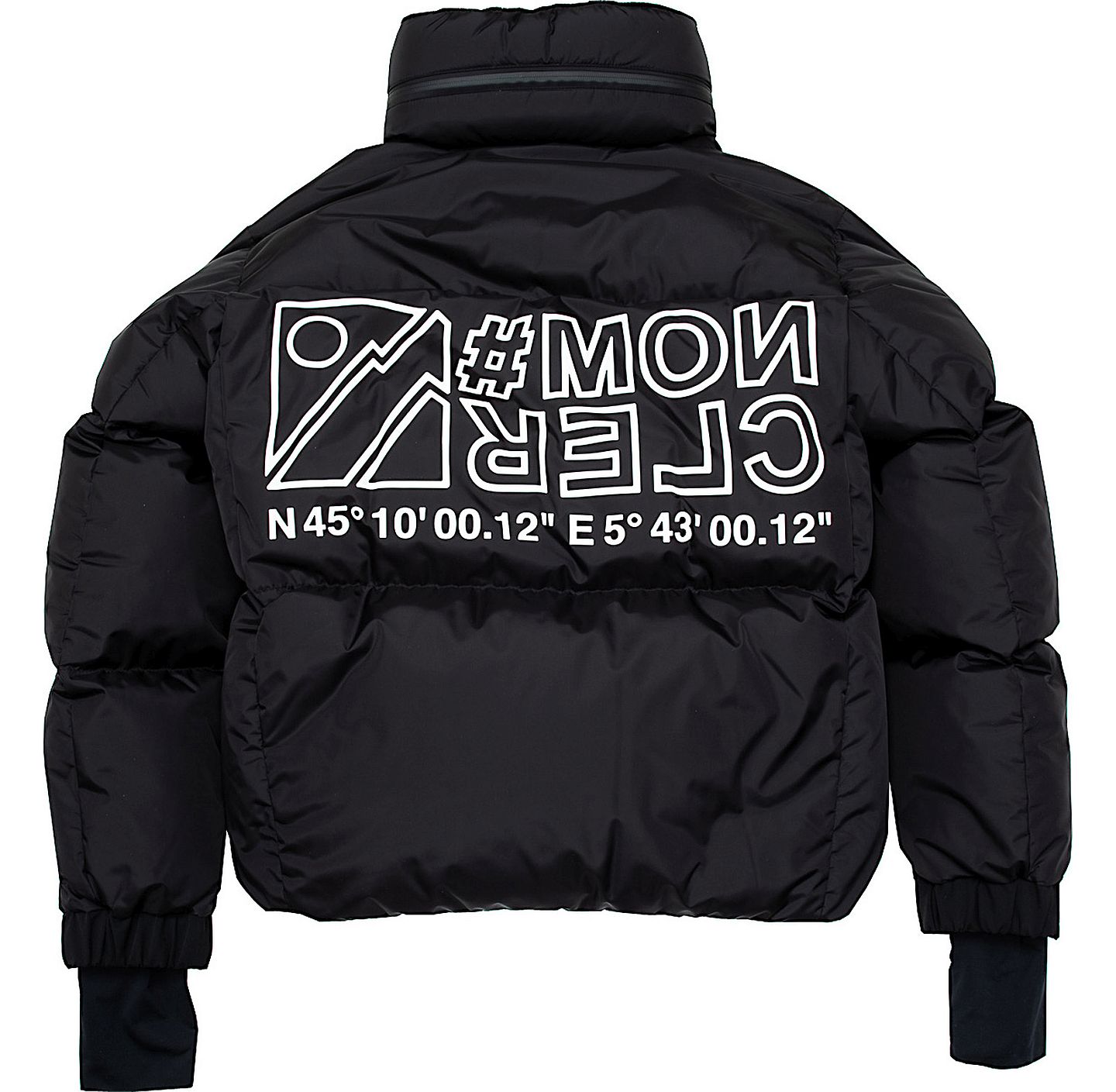 真冬の旬なスポカジは「MONCLER GRENOBLE」のダウンが頼れます 真冬の旬なスポカジは「MONCLER GRENOBLE」のダウンが頼れます