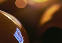 捨てられてしまうカカオ豆の皮から生まれた、心ほどける「ショコラ」の香りのフレグランス