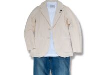 涼し気な「ジャケデニ」コーデでひと足早く秋を先取り