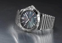 ブライトリングから、現代の旅人たちに贈るクロノマット GMT 日本限定モデルが登場