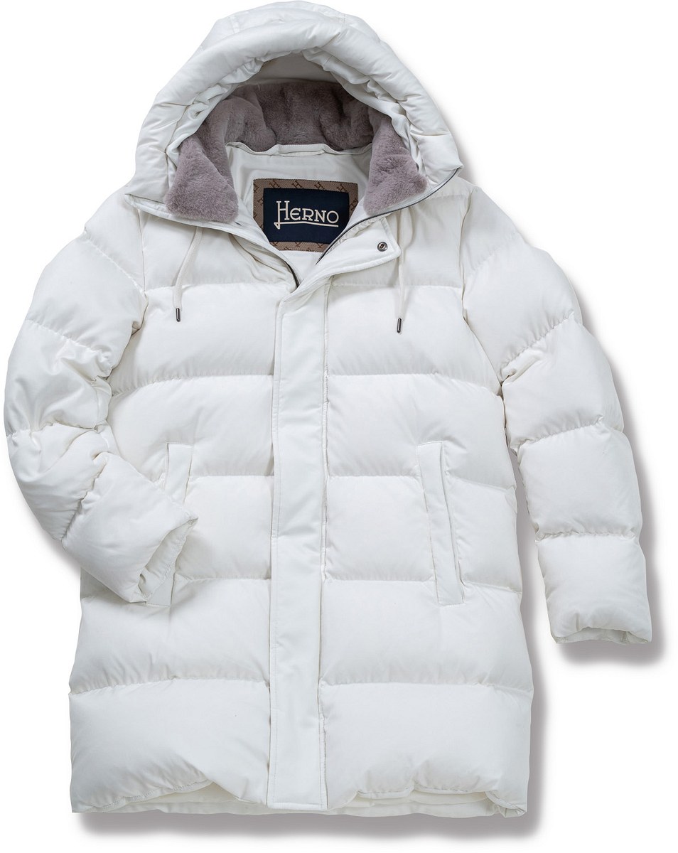 真冬の大人は「HERNO」の白ダウンコートで小粋に洒落る - HEROES ONLINE