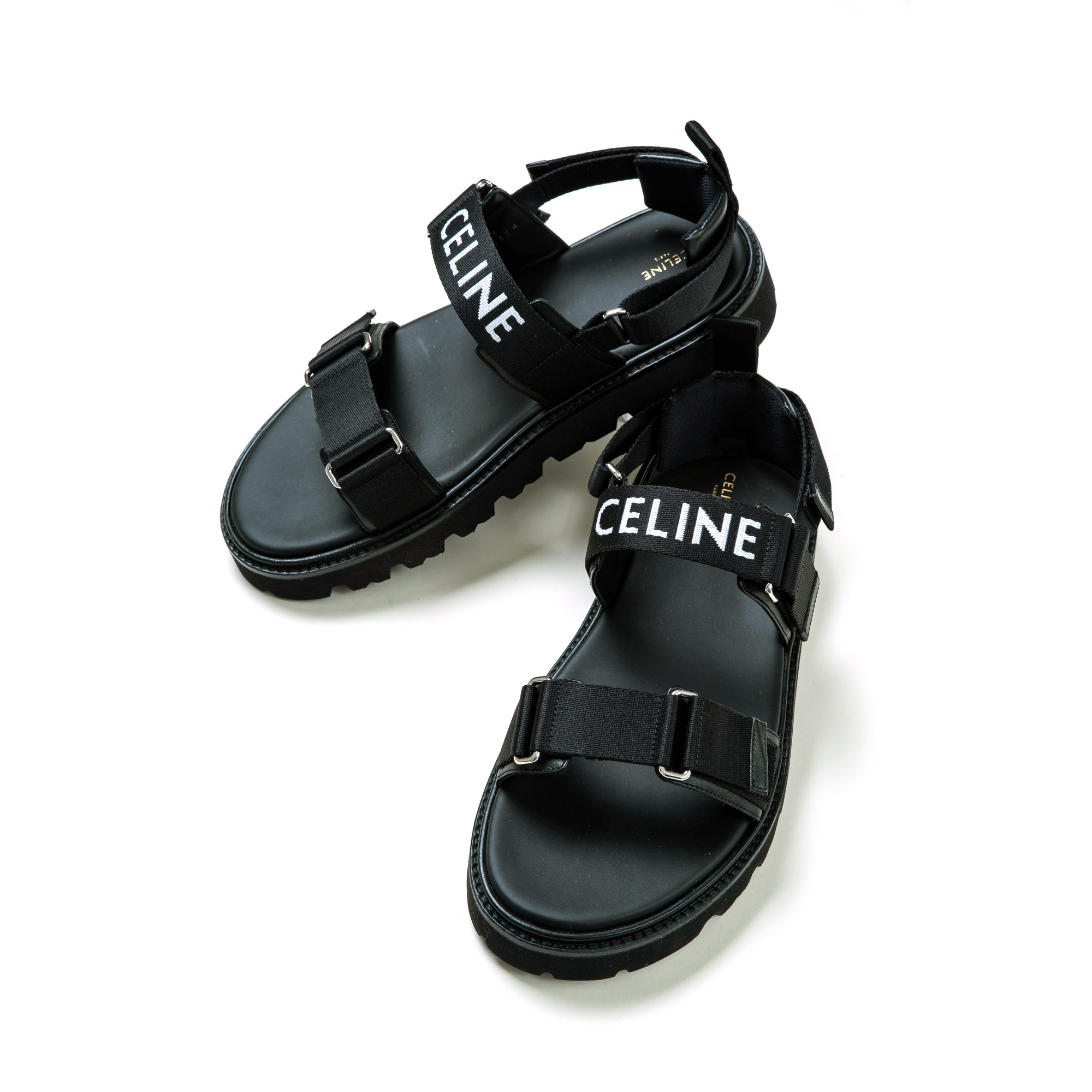 履くだけでセレブ気分！「CELINE」のストラッピー サンダル - HEROES