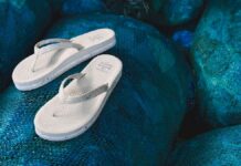 【Maison Kitsune】MAISON KITSUNE × INDOSOLE