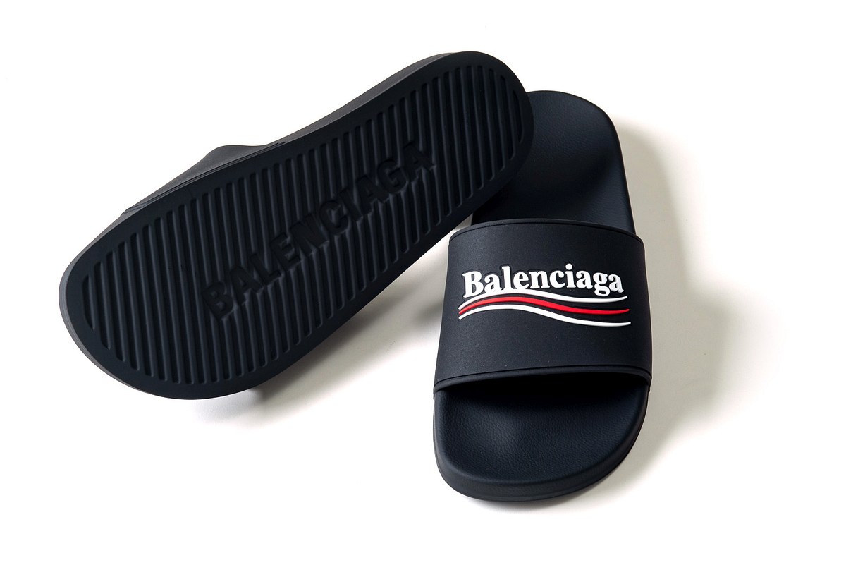 楽ちんなのにしっかりリッチな「BALENCIAGA」のサンダル - HEROES ONLINE