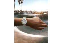 【ブルガリ】「ブルガリ アルミニウム」魅力的なホワイトが紡ぐ、夏にふさわしいスポーティ・シック