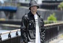 ラフなのに雑じゃない。都会に似合うモノトーン。