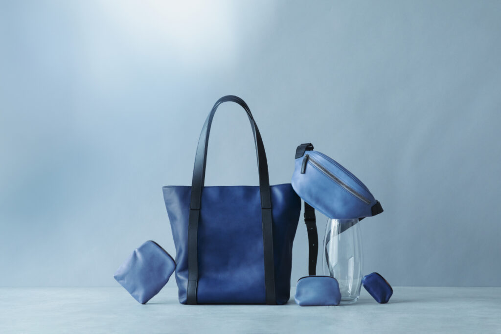 土屋鞄】夏の装いに似合う藍染のレザーアイテム - HEROES ONLINE
