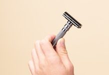 自分の肌にあわせてダイヤル式に無段階調整できる安全カミソリ『Rockwell T2』ステンレスシリーズ