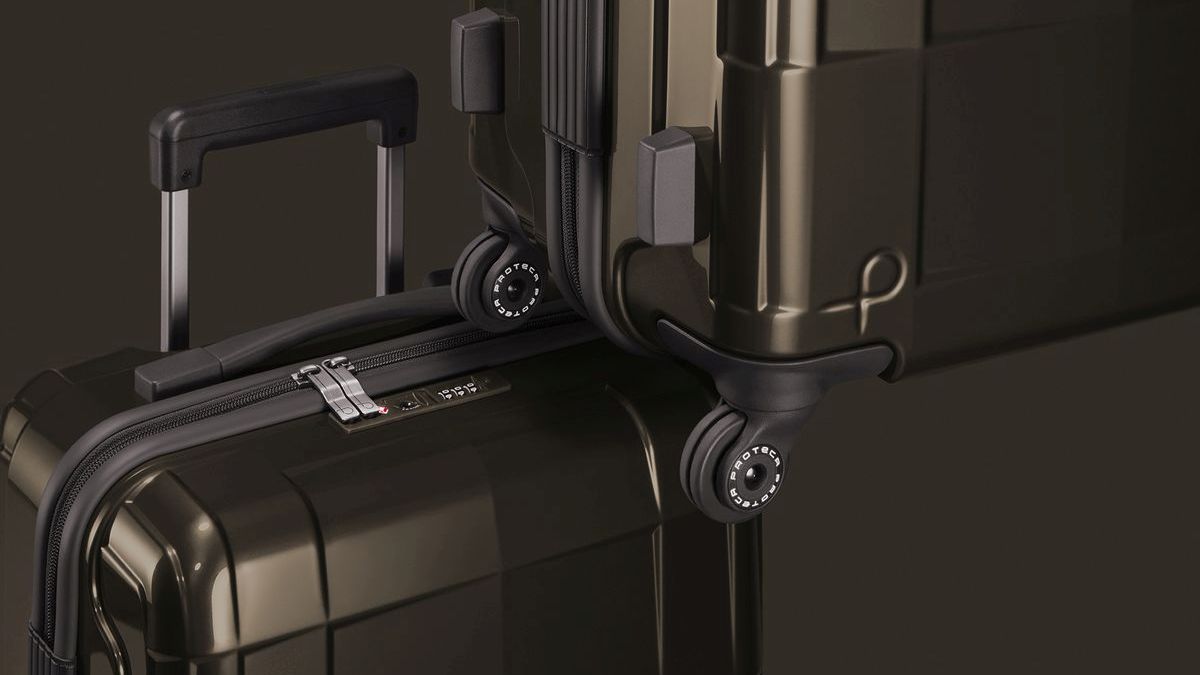 プロテカ」より、高性能スーツケース「スタリアCXR」にシックな限定色マルーンブラウン登場 - HEROES ONLINE