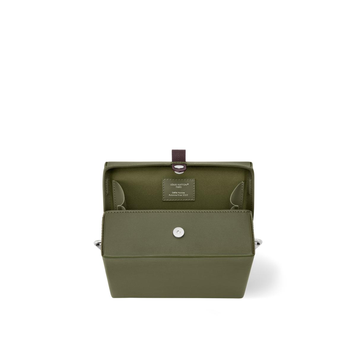 【限定/かっこいい大人の装いに】LouisVuitton クラッチバッグ ルイ・ヴィトン】あのショッパーがクラッチに!? 存在感抜群の