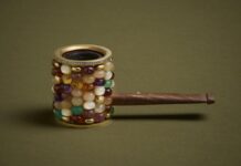 ダンヒルがウェス・アンダーソン監督最新作『ザ・ザ・コルダのフェニキア計画』のために、特注パイプを製作