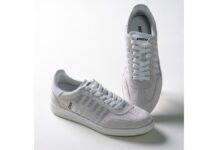 「DSQUARED2」のラインストーンスニーカーでさりげない煌めきを纏う