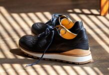 テストーニ2025年秋冬メンズコレクション