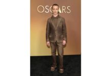 【ルイ・ヴィトン】ジェレミー・ストロングが、第16回ガバナーズ賞授賞式にて着用したカスタムメイドウエアのサヴォアフェール