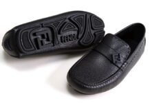 ドライブデートをオシャレに支える「FENDI」のドライビングシューズ