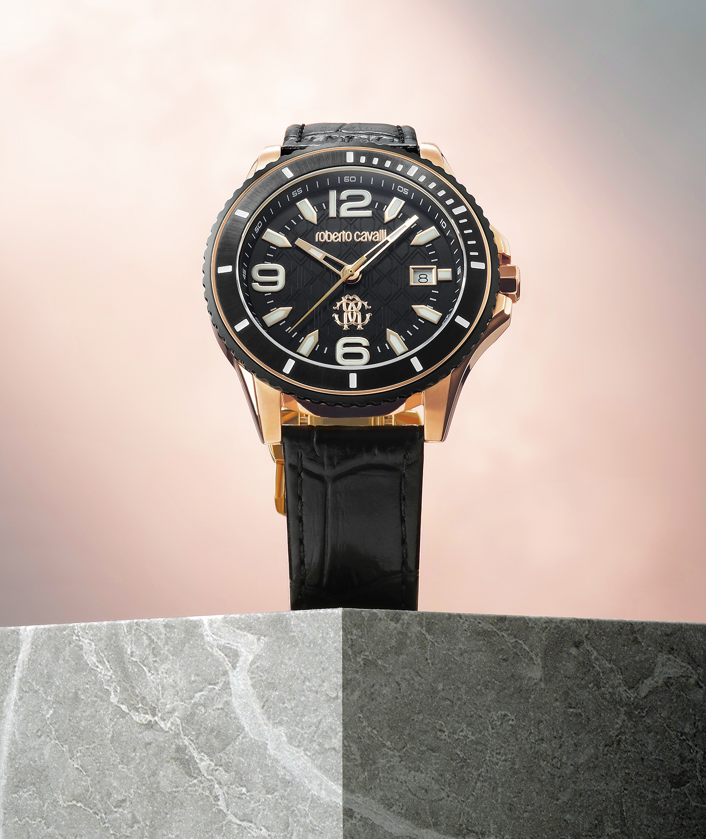 エレガントで凛々しいロベルト カヴァリ バイ フランク ミュラーの