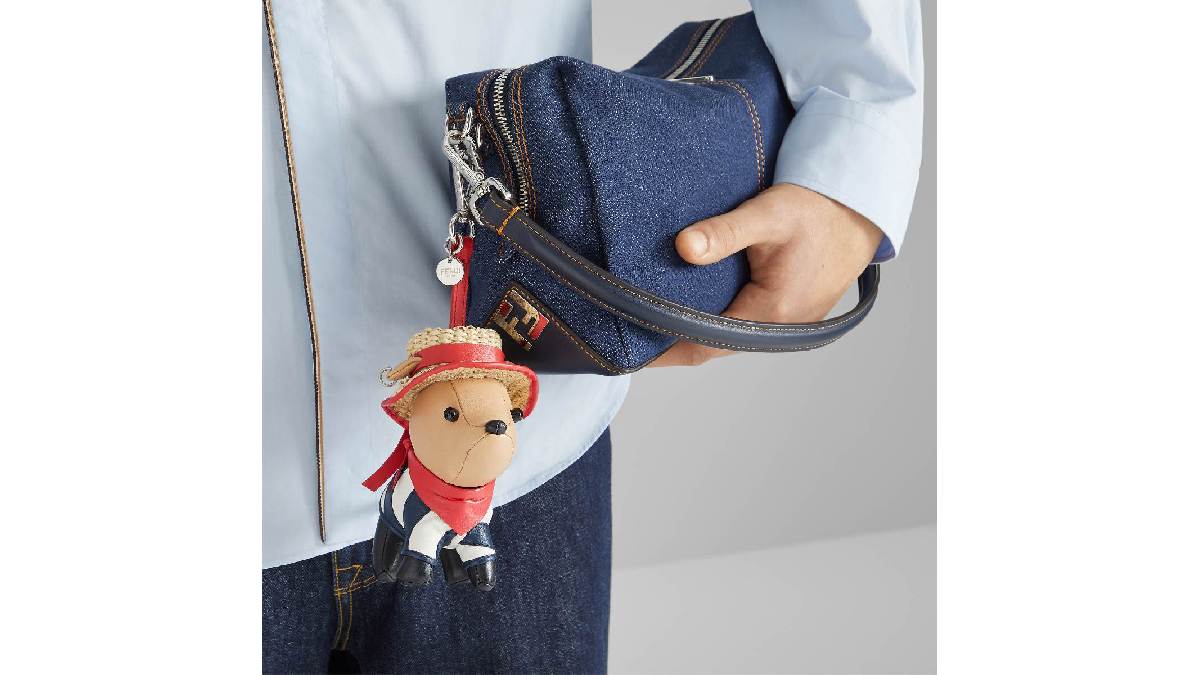 フェンディ、ベネチアのスタイルに着想を得たドッグチャームを発売