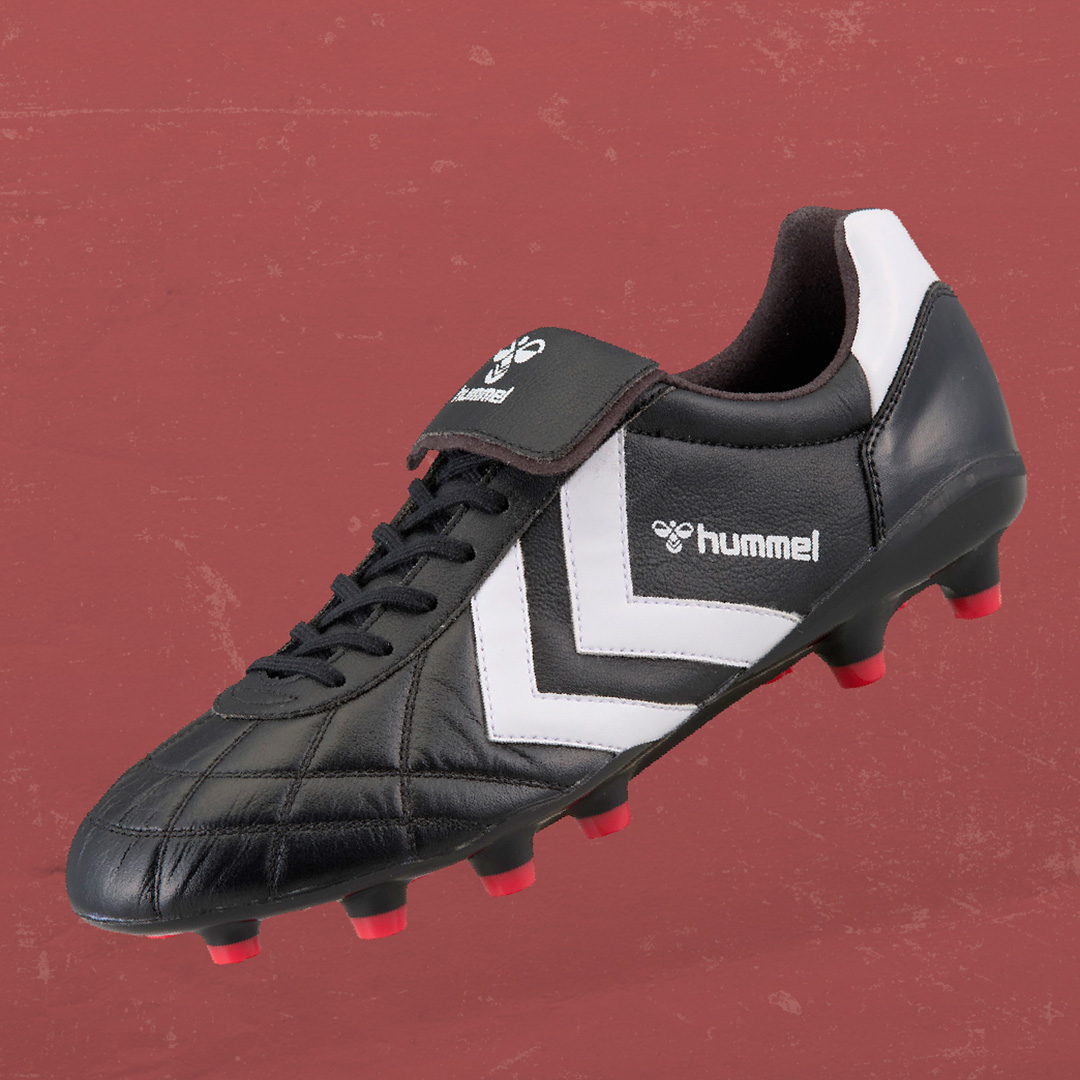 ヒュンメルから1980-90年代のデザインに現代の機能を搭載したサッカー